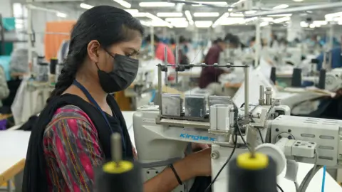 【BBC精选】我该如何支付工人工资？”：特朗普50%关税重创印度工厂