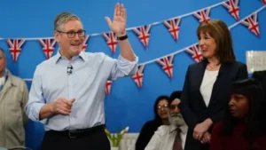 【BBC精选】斯塔默支持预算案，此前里夫斯被指误导公众