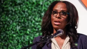 【BBC精选】权贵名流为何对爱泼斯坦难以说不